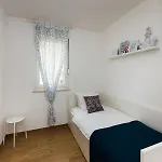 Blue Laguna With Seaview Апартаменты Сплит