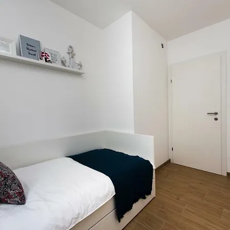 Blue Laguna With Seaview *