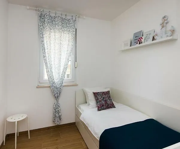 Blue Laguna With Seaview Lägenhet Split